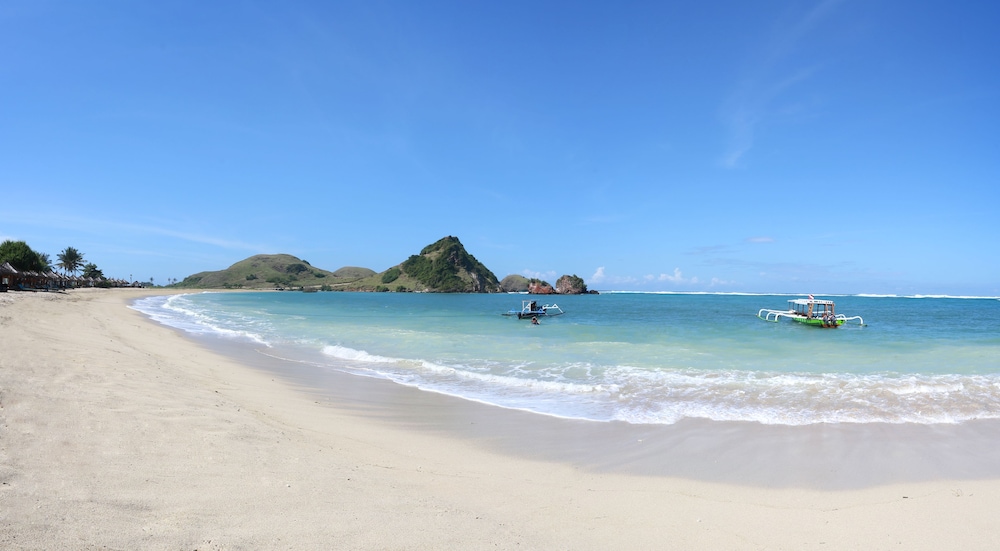 Novotel Lombok Resort and Villas 76/80