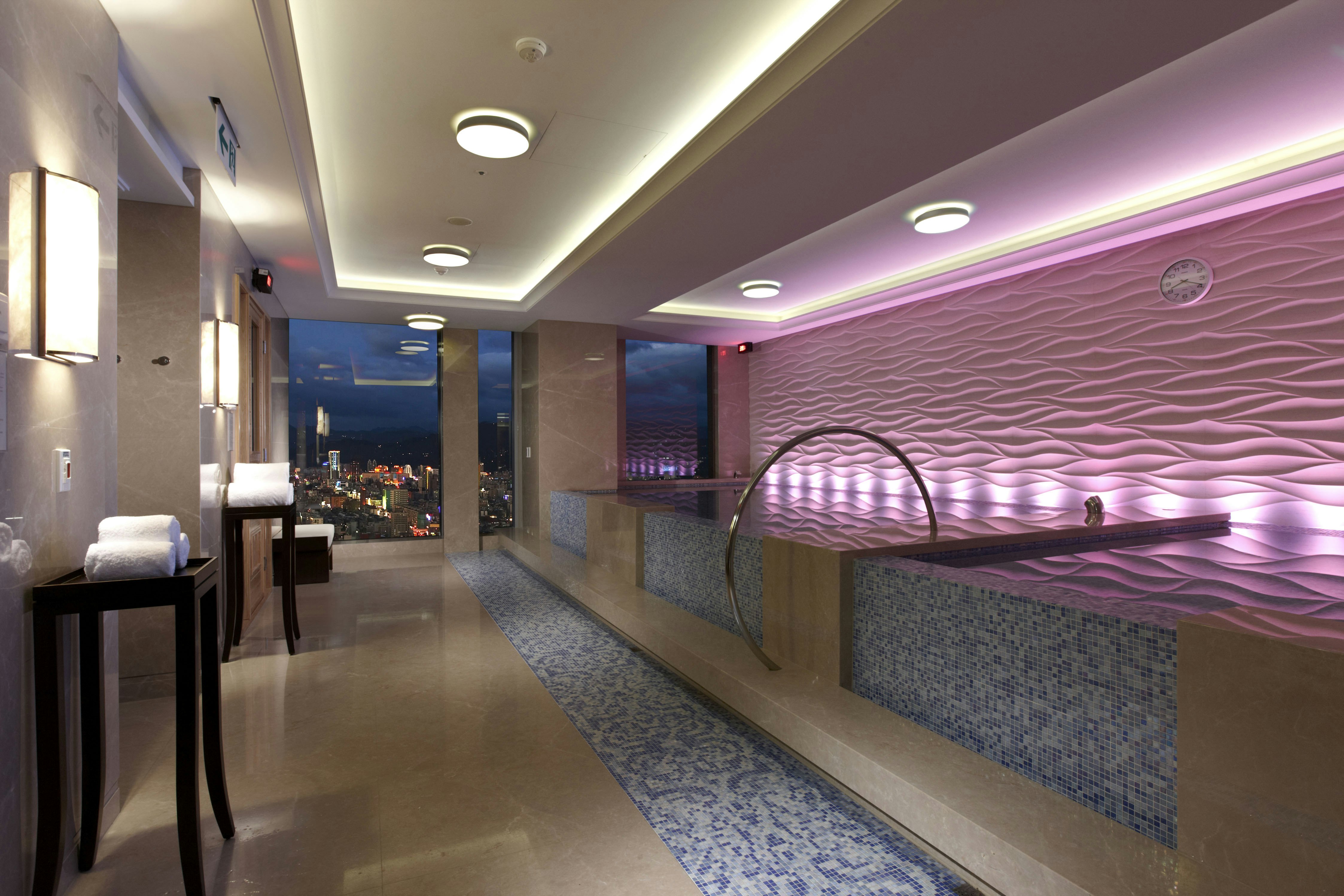 THE OKURA PRESTIGE TAIPEI 9/82