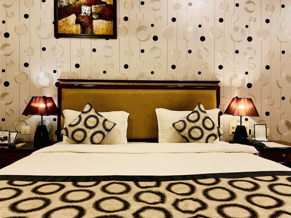 HOTEL KRC PALACE 7/37