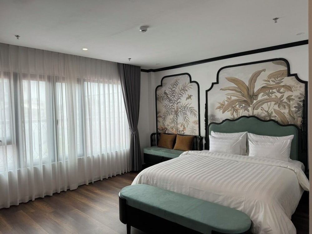 Aquarius Premium Hotel 3/49