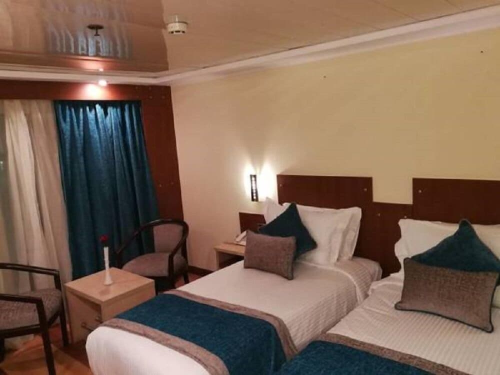 Nile View Jewel 22/50