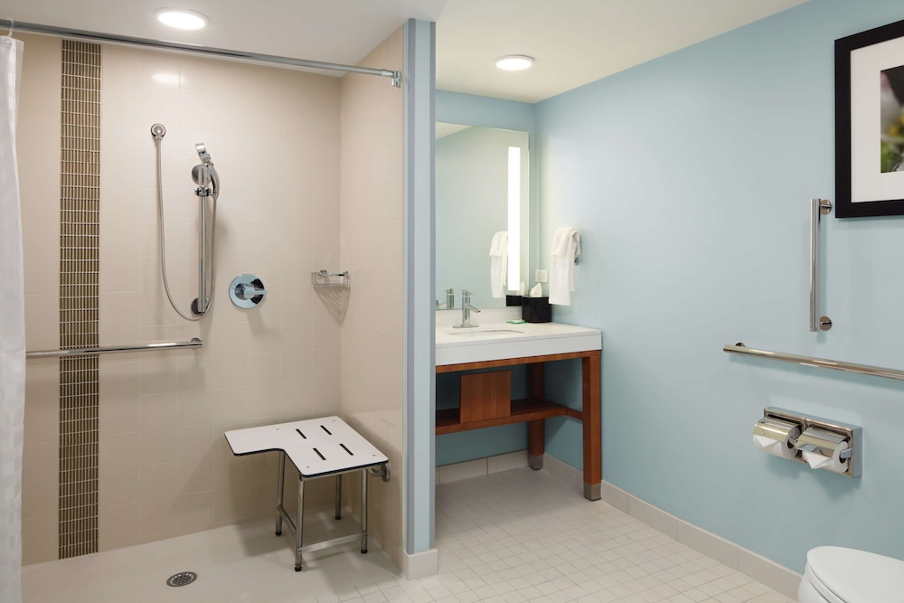Hyatt Place Knoxville/Downtown 18/72