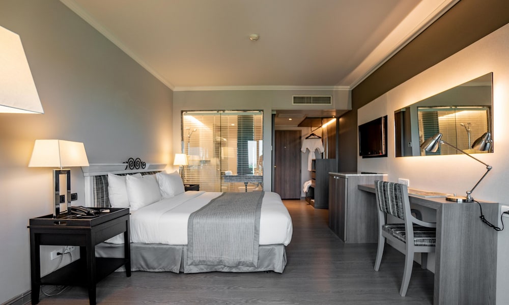 Grand Riverside Hotel Phitsanulok 24/65
