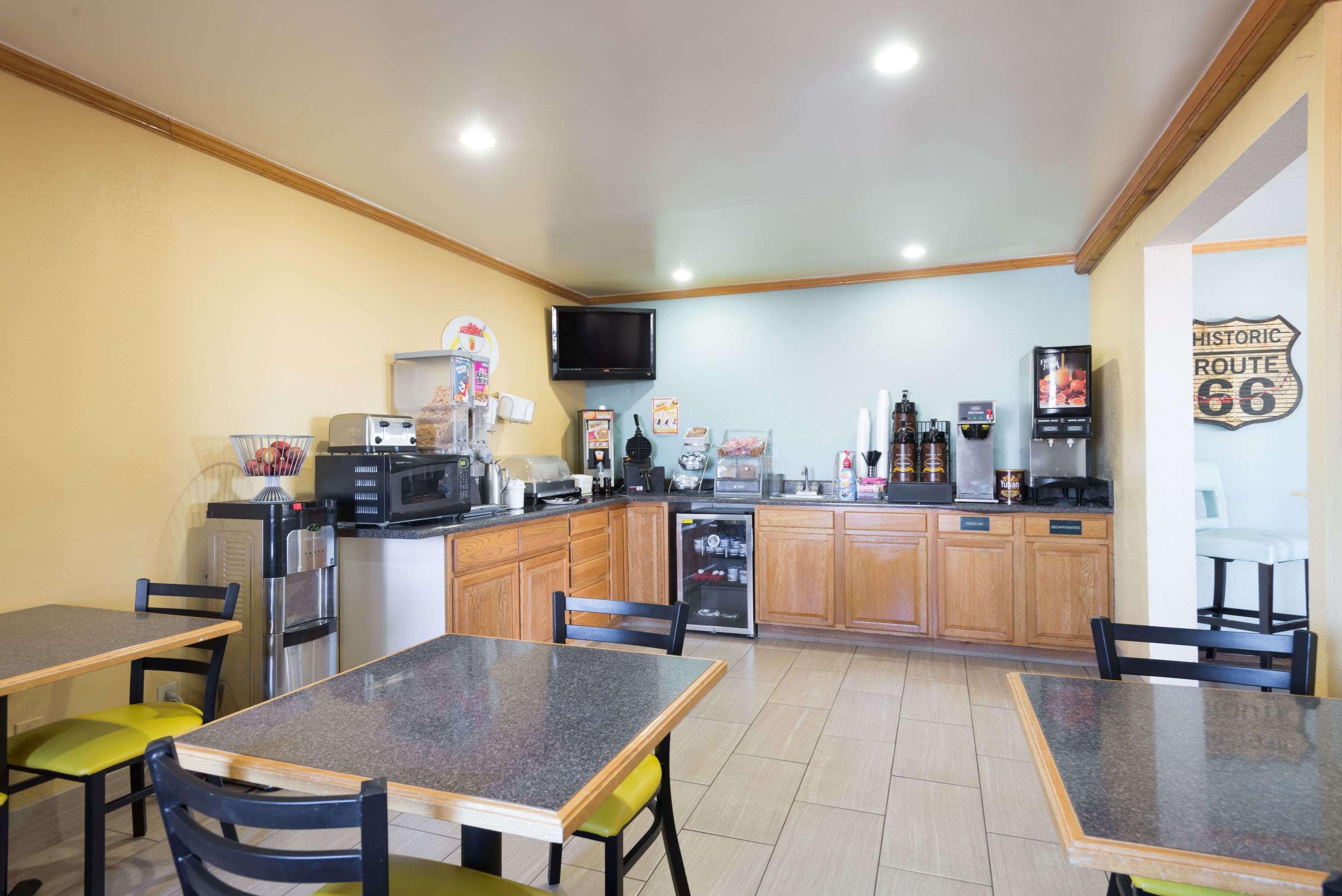 Super 8 By Wyndham Tucumcari 22/25