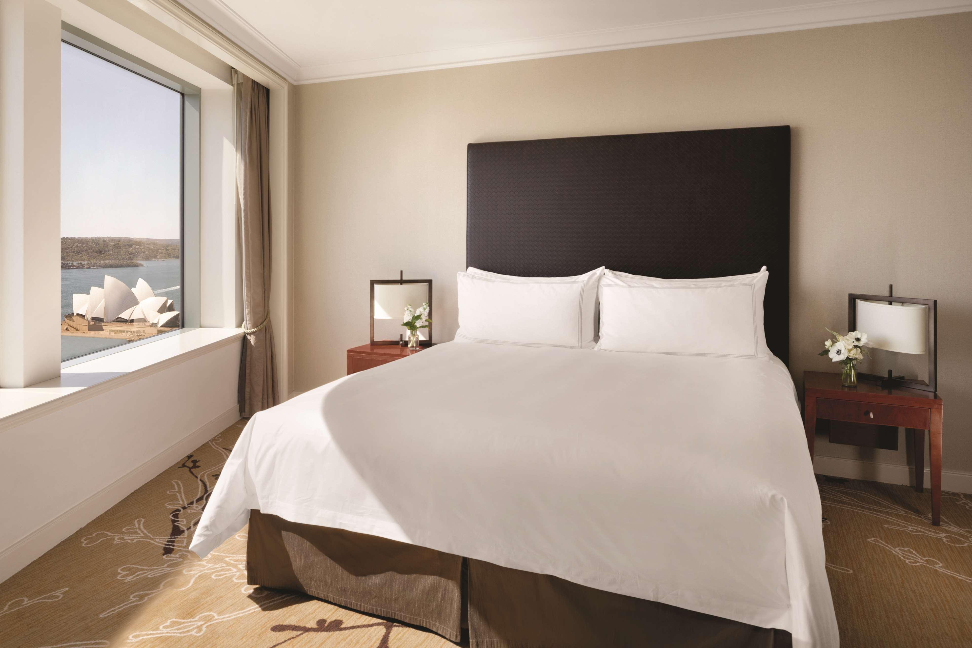 Governor, Suite