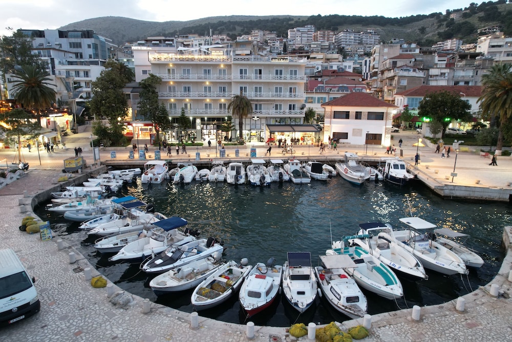 PORTO EDA HOTEL 51/55