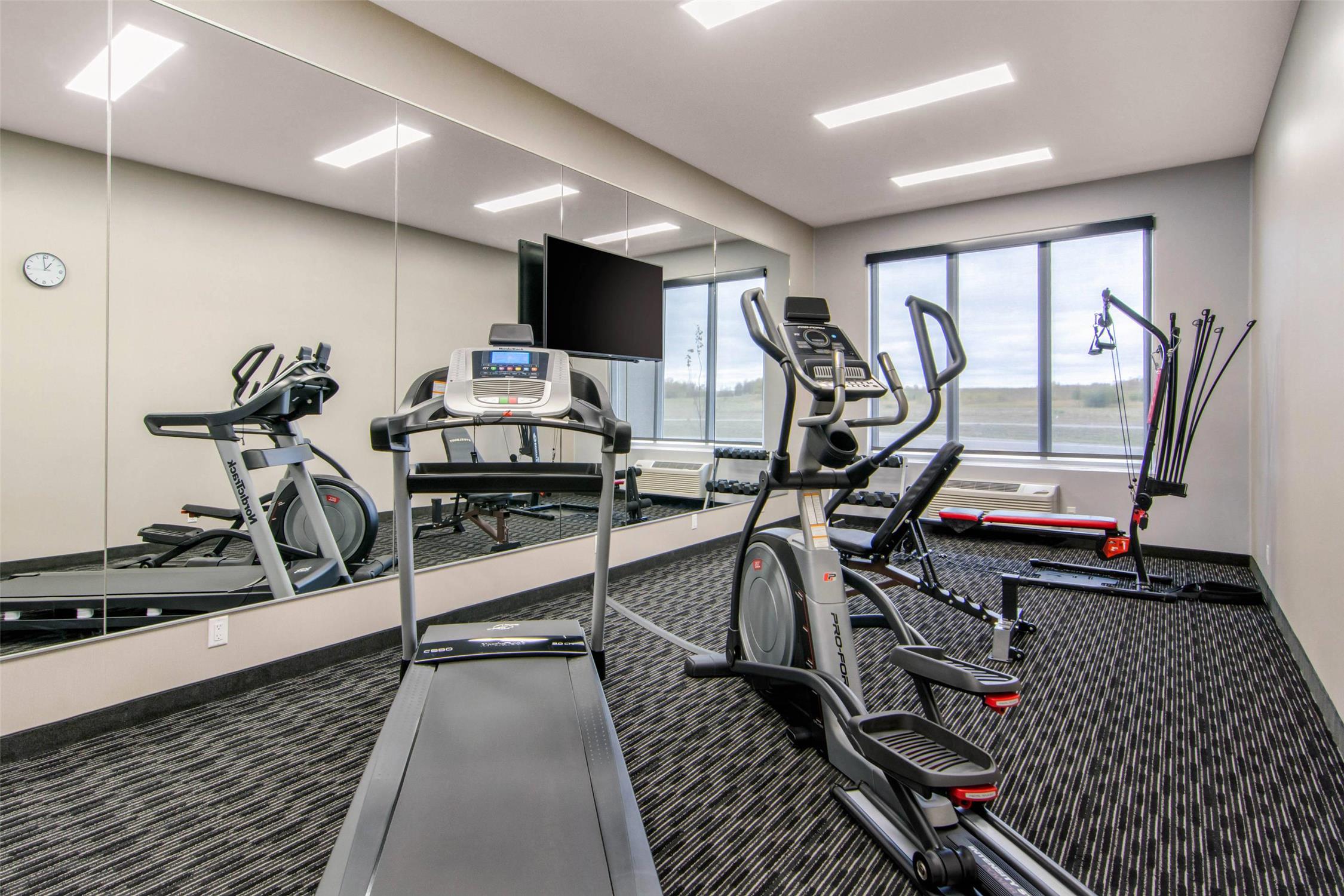 Comfort Inn and Suites North Battleford, SK 8/14