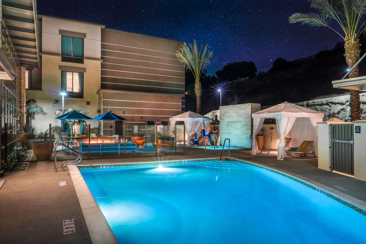 swimming pool spa
