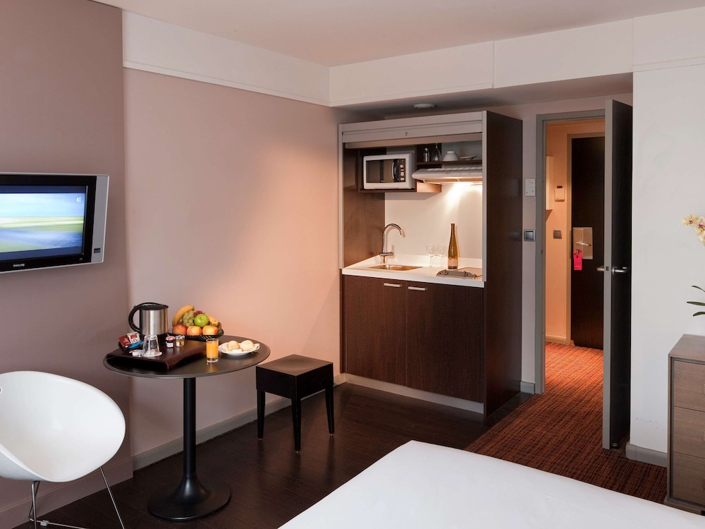 Residence Mercure Paris La Defense Gde Arche 30/43