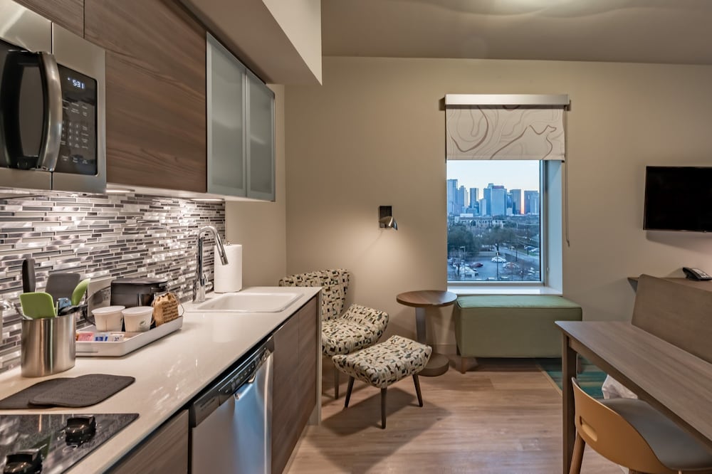 Element Dallas Downtown East 51/76