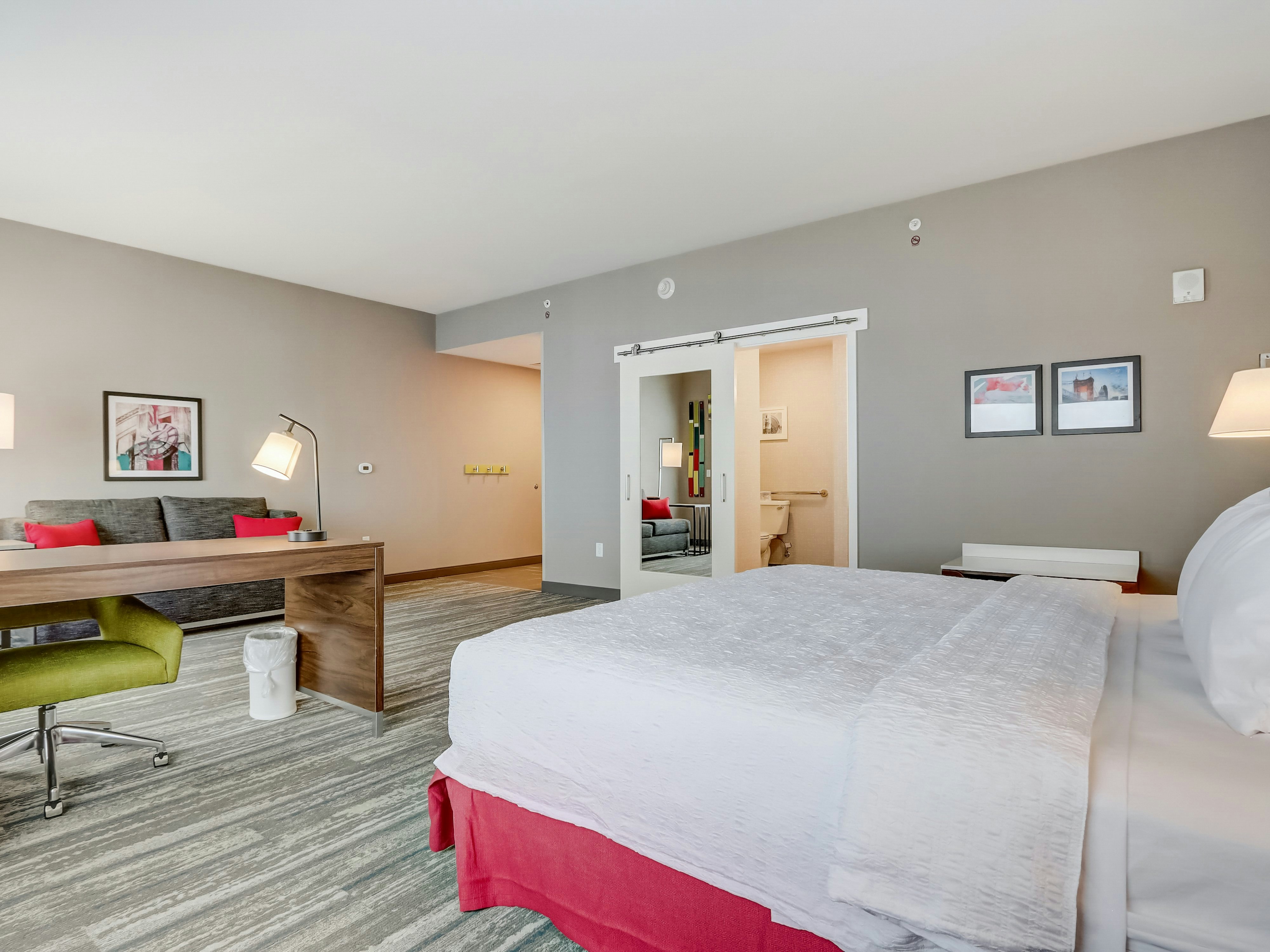 ROOM, KING BED, SOFA