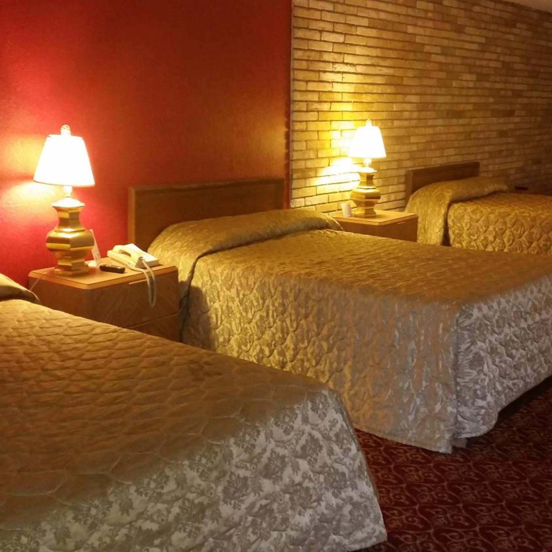 Executive Inn And Suites Waxahachie 17/30