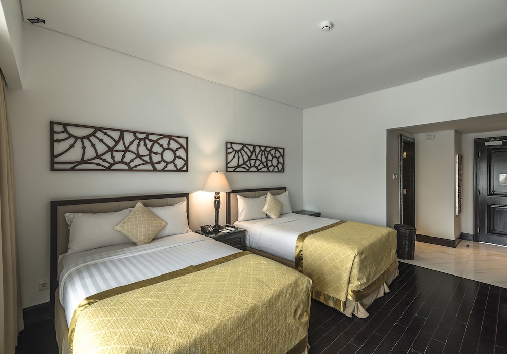 Lido Lake Resort by MNC Hotel 20/63