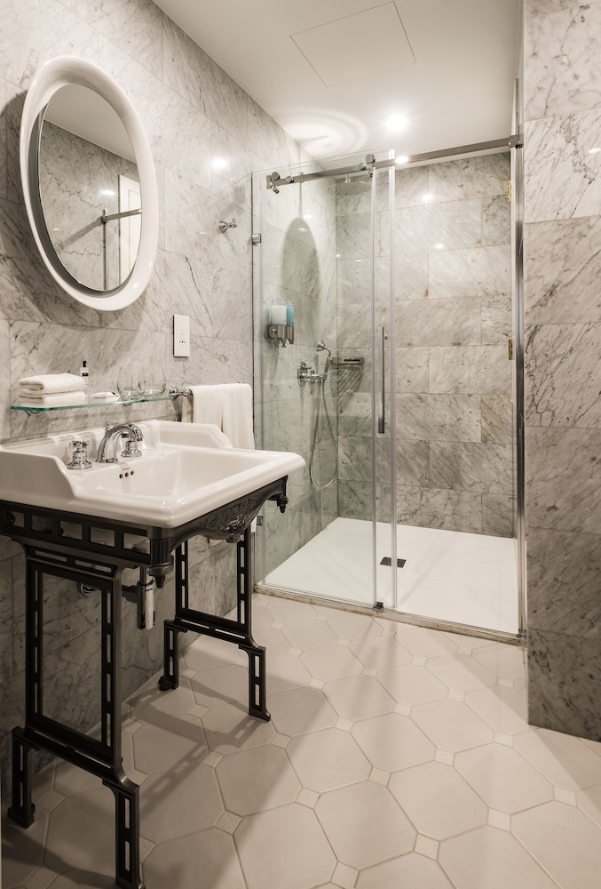 The Gomerino Hotel 33/34