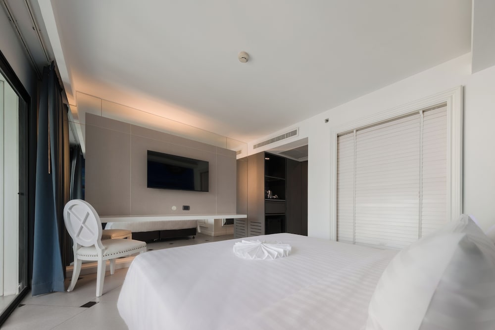 Skye Hotel Bangkok 24/58