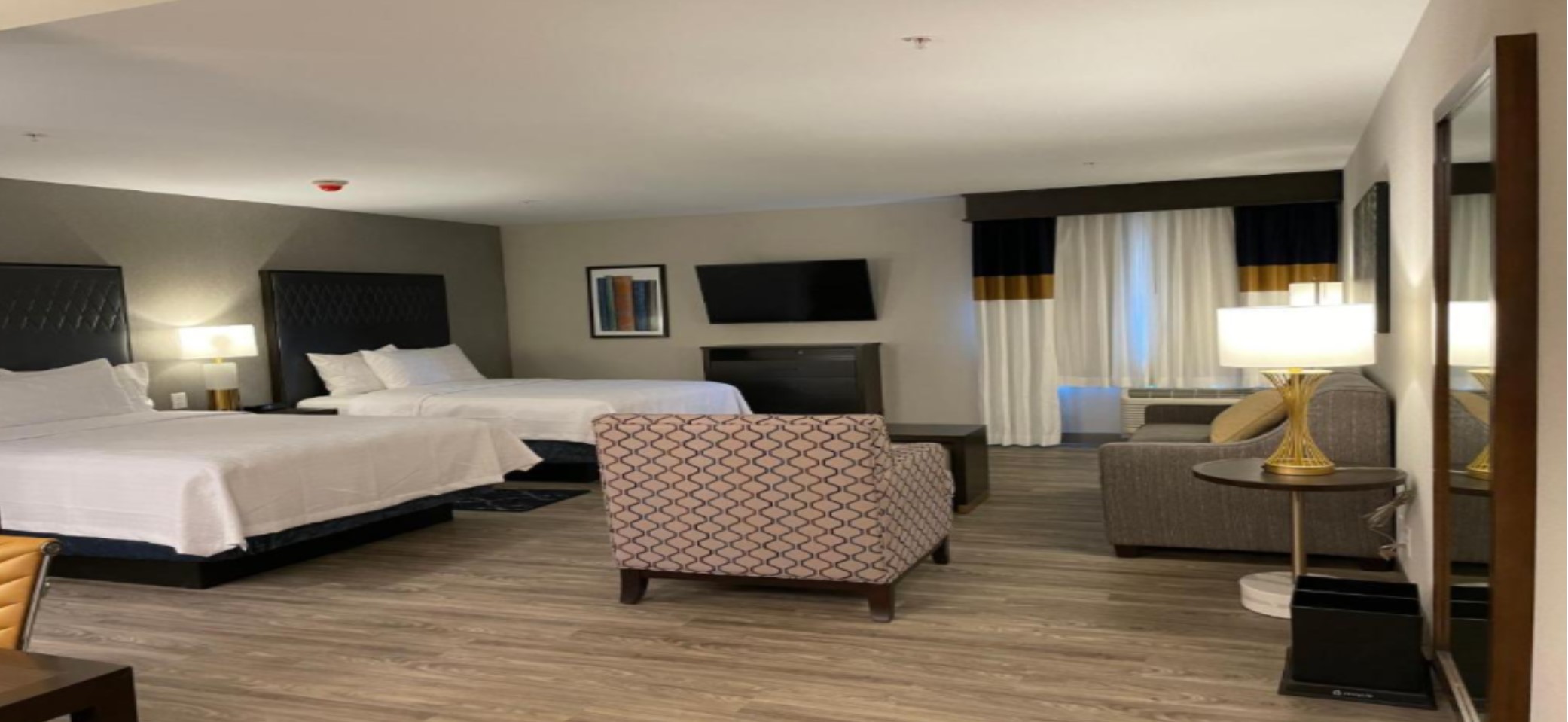 1 BEDROOM, SUITE, 2 QUEEN BEDS