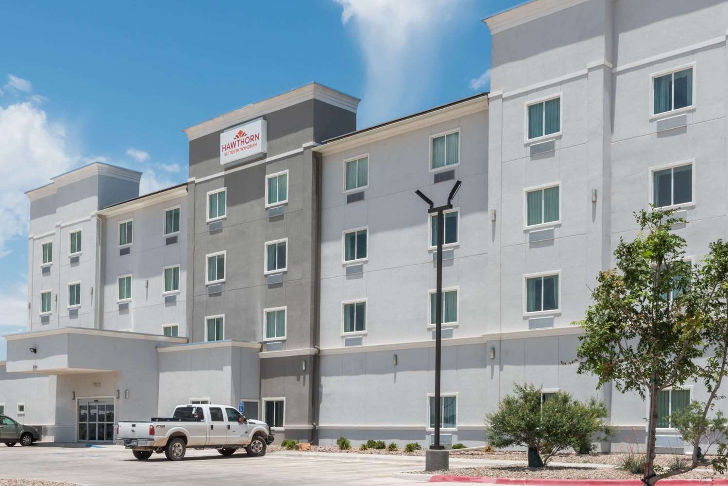 Hawthorn Suites By Wyndham Midland 7/9