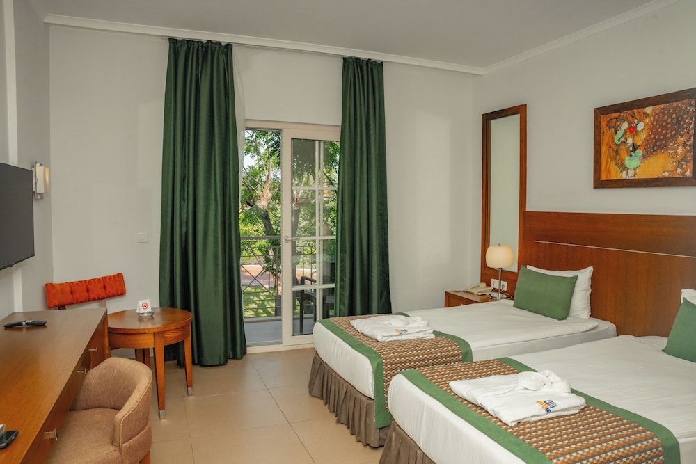 Sunis Elita Beach Resort 12/50
