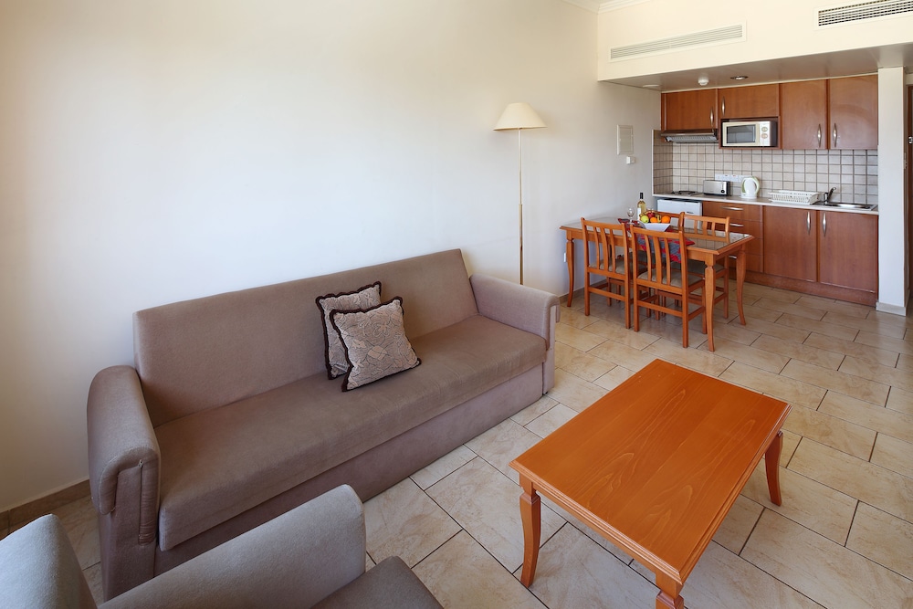 Panareti Coral Bay Resort 37/68