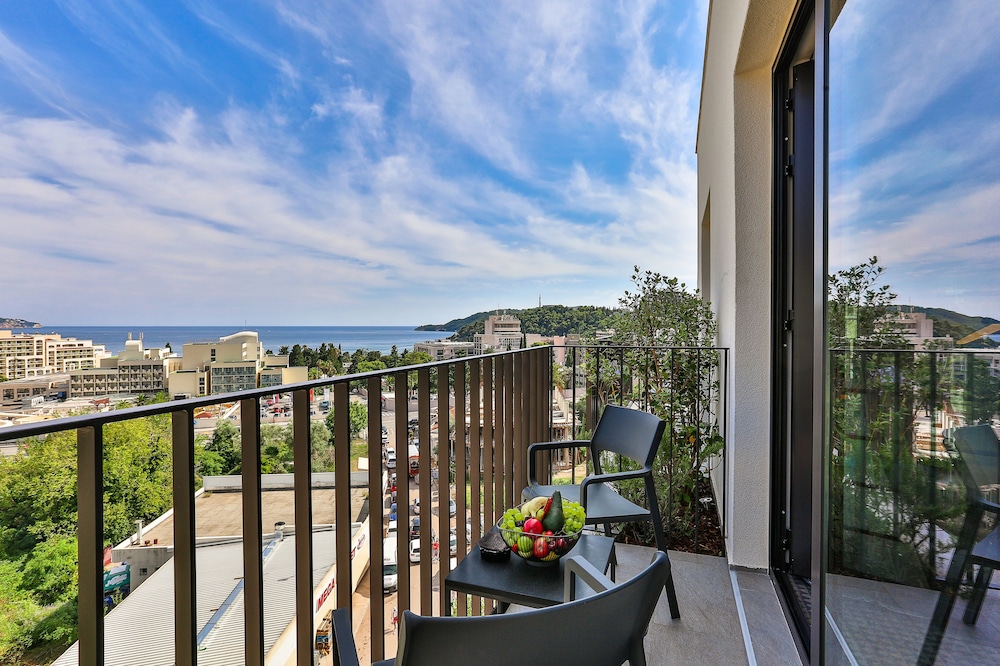 Hotel Kalos 8/64