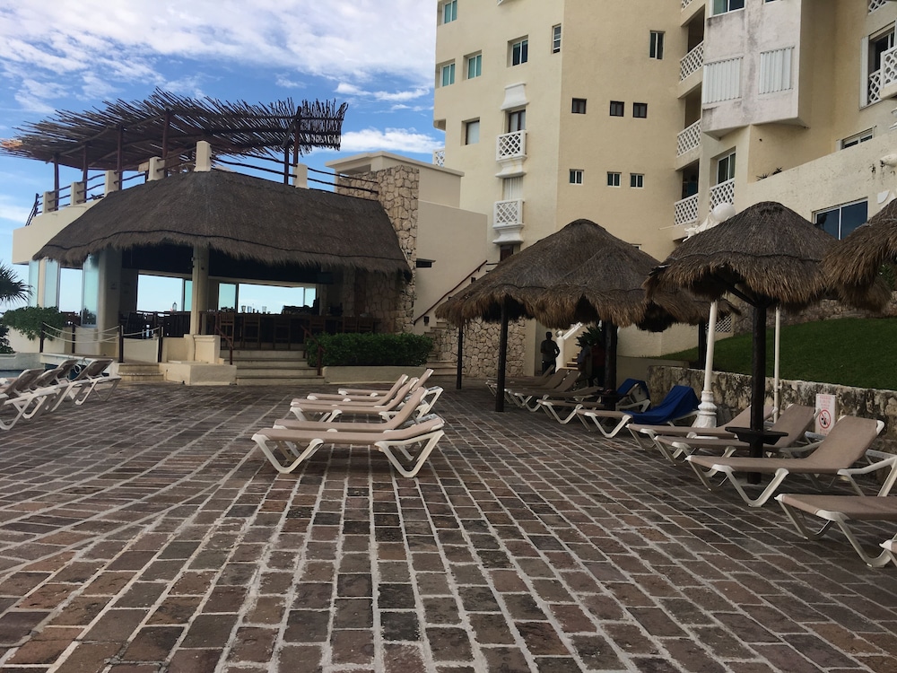 Cancun Plaza Condo 40/49