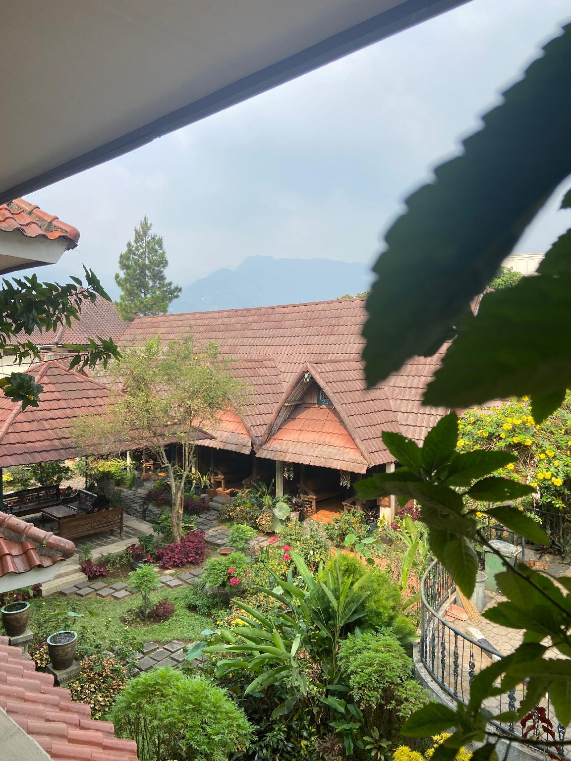 Taman Teratai Hotel 46/50