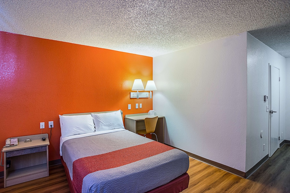 Motel6 Tucson, AZ - North 32/53
