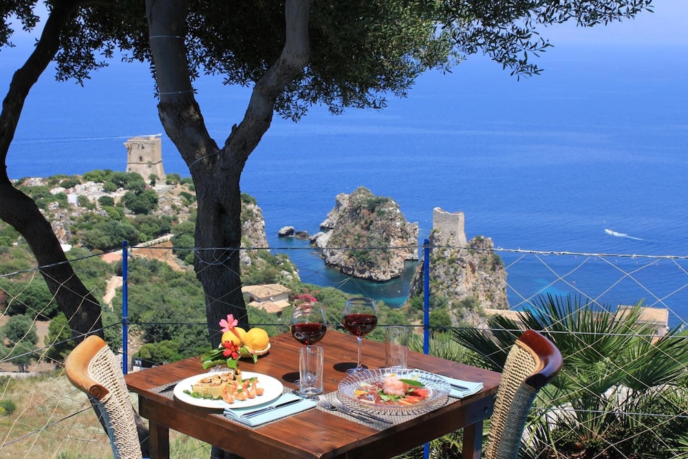 Hotel Torre Bennistra 33/50