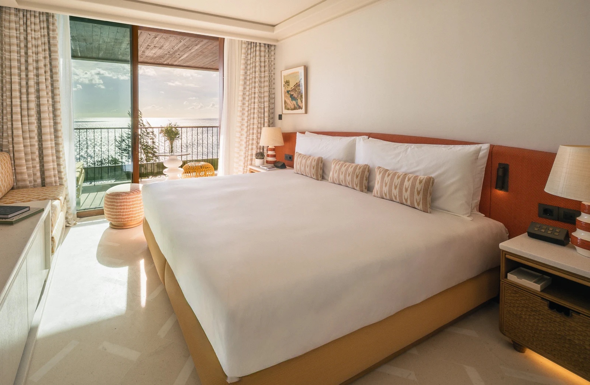 Room, Sea View