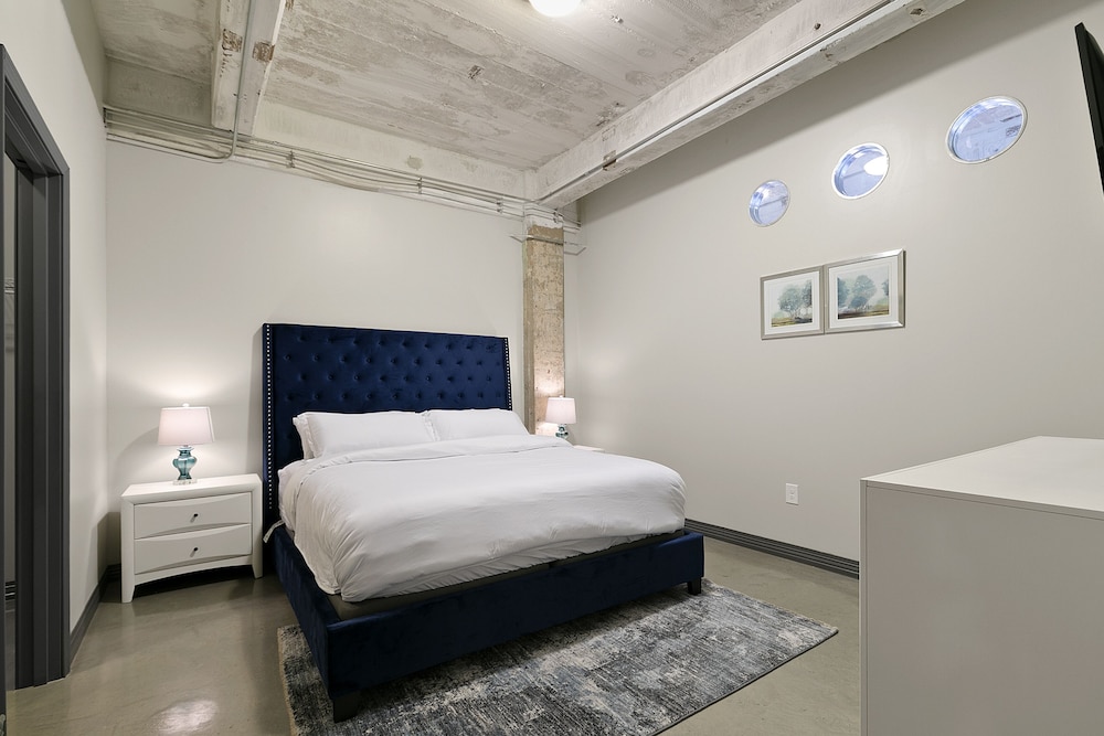 2 BEDROOMS, ELITE, APARTMENT, CITY VIEW, EXECUTIVE LEVEL