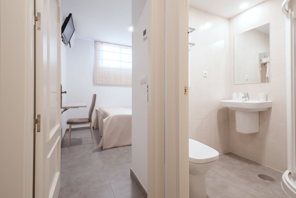 Hostal Romerito 30/37