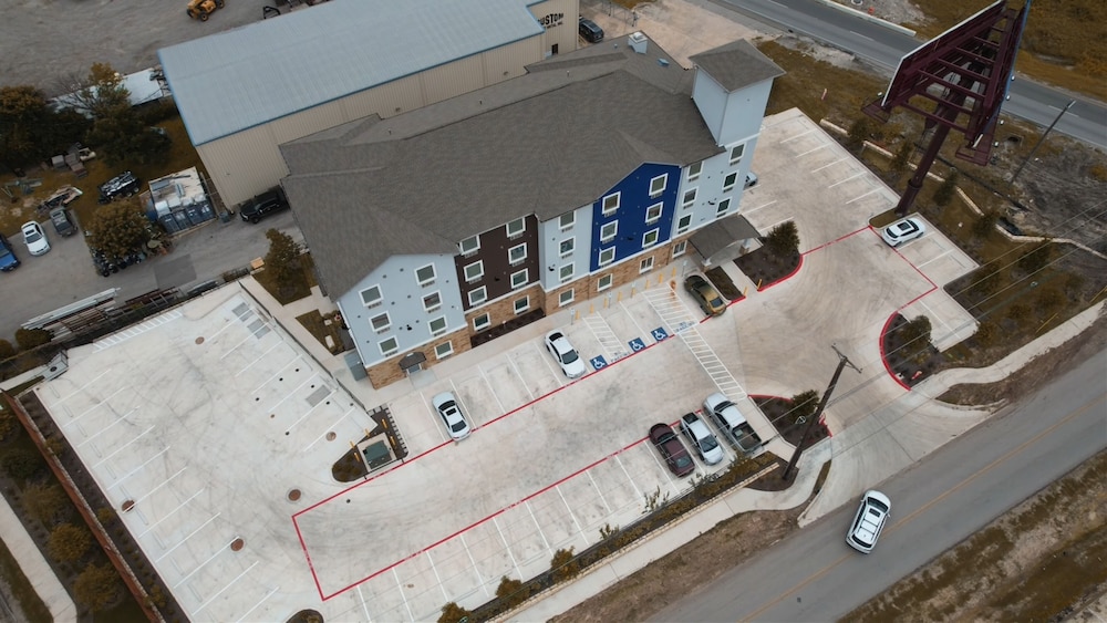 Texas Bungalows Hotel and Hotel Que at i35 Austin Pflugerville 5/43