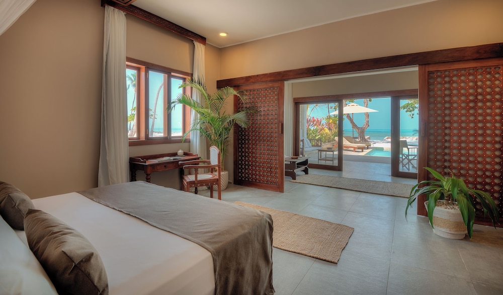 Beach Villa, King Bed, Sea Front, with Pool