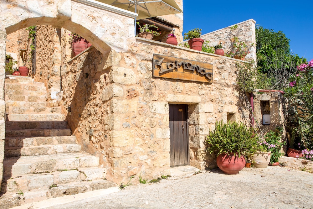 Samonas Traditional Villas 3/50