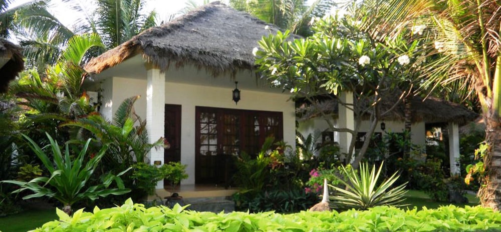 Cham Villas Boutique Luxury Resort 3/50
