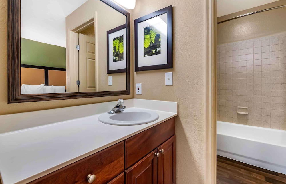 Extended Stay America Suites Orlando Southpark Commodity Cir 46/50