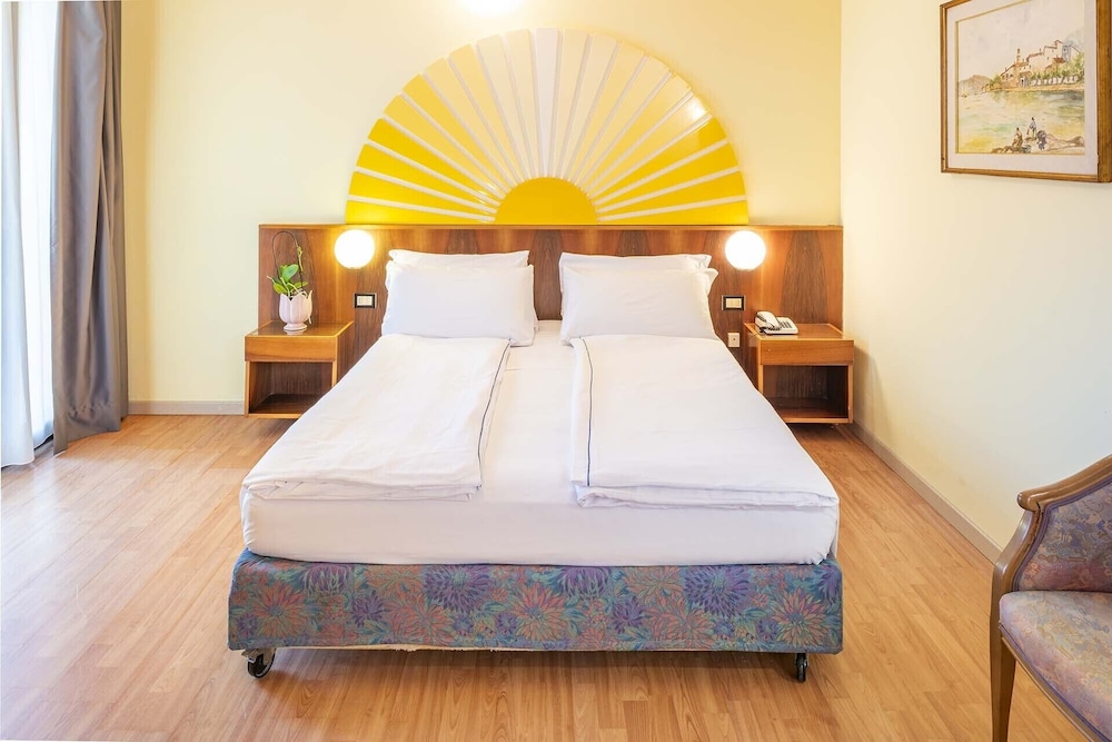 Park Hotel Jolanda 12/61
