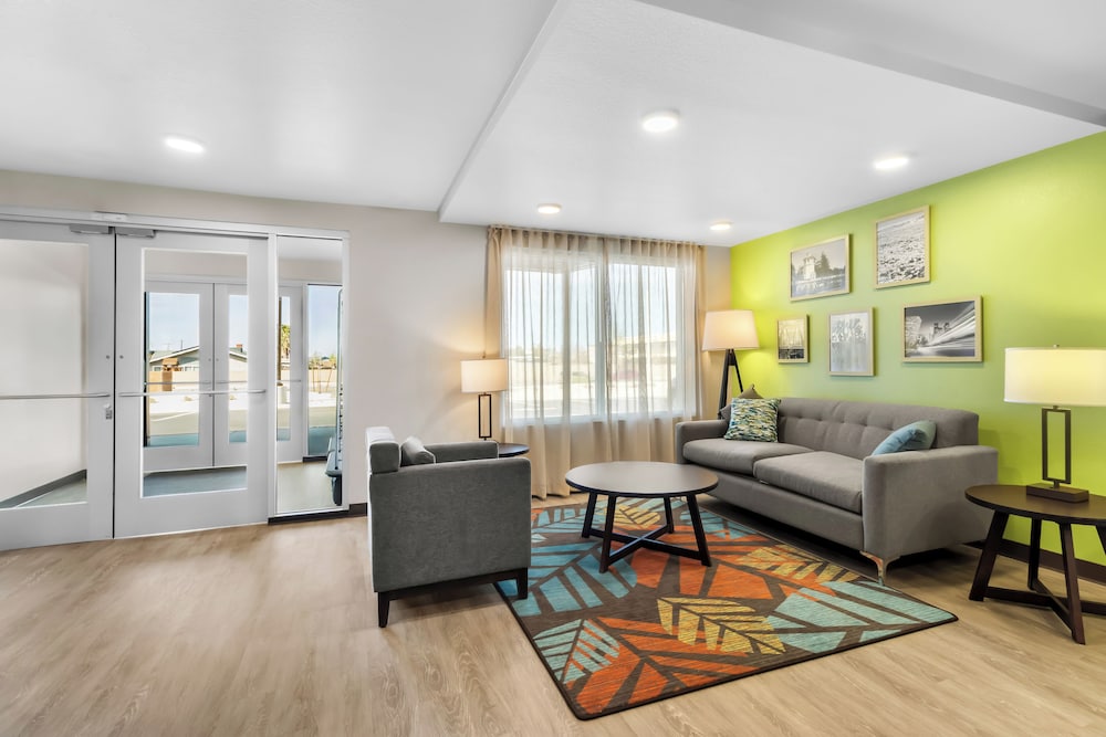 WoodSpring Suites Palmdale - Lancaster 10/17