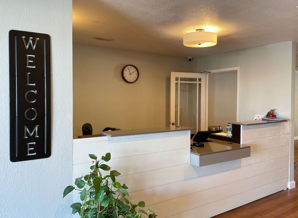 Lobby at Motel6 Cameron, MO, CAMERON - MO