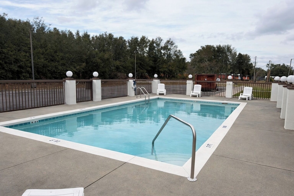 Regency Inn 4/59