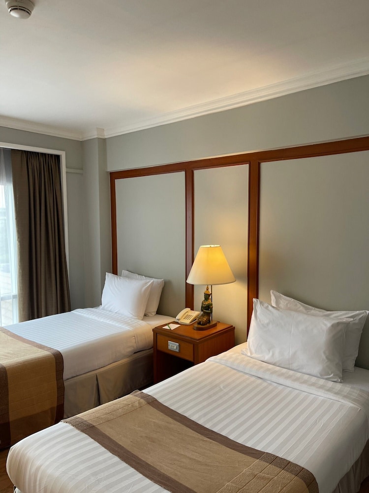 Bangkok Palace Hotel 28/75