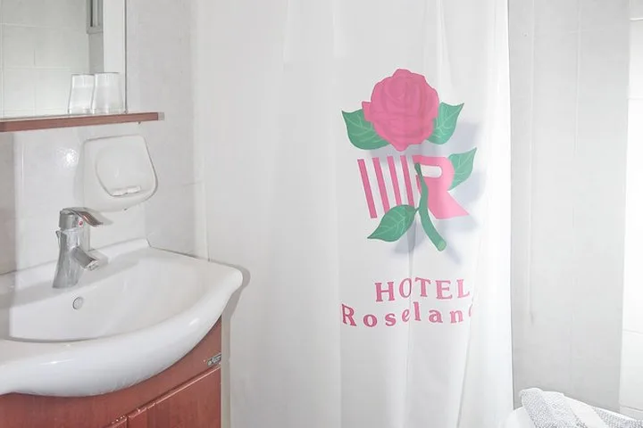 ROSELANDS HOTEL BUNGALOWS 43/43