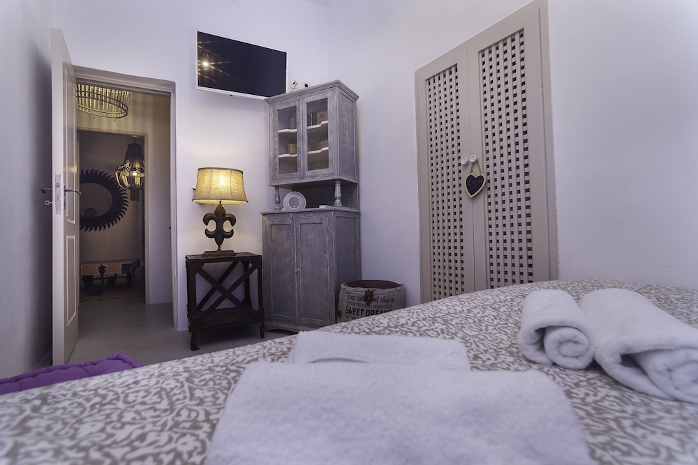 3 BEDROOMS, POOL, LUXURY, VILLA