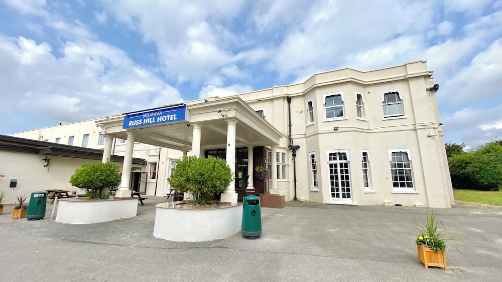 Russ Hill Hotel Gatwick 53/62