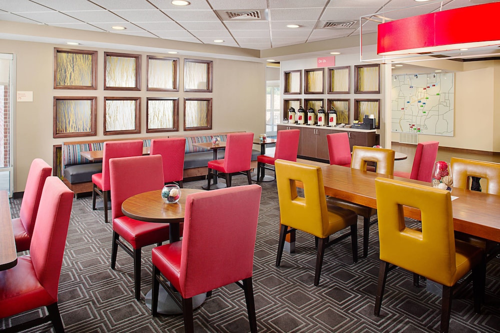 TownePlace Suites by Marriott Fayetteville North/Springdale 23/25