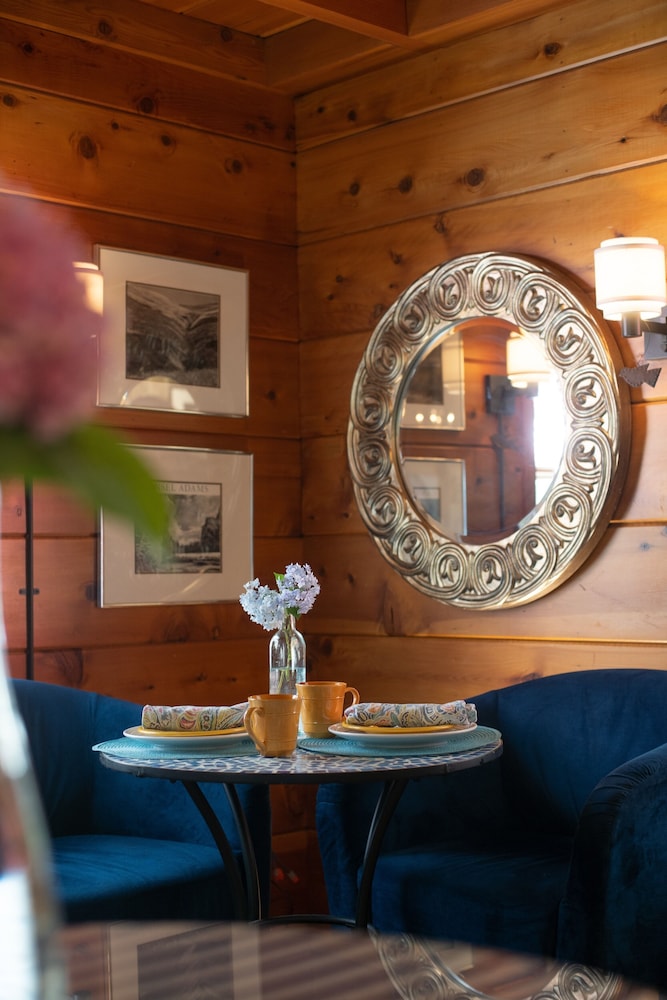 Elliott House Bed and Breakfast 6/67