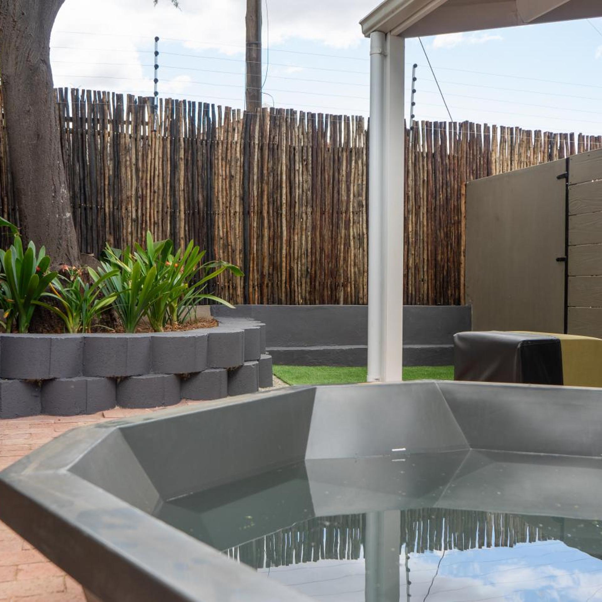 The Featherbed - Oudtshoorn 25/50