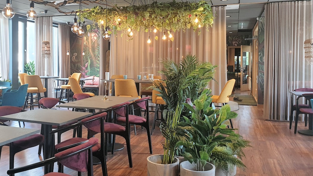 Treetop Spa Hangout & Hotel 36/50