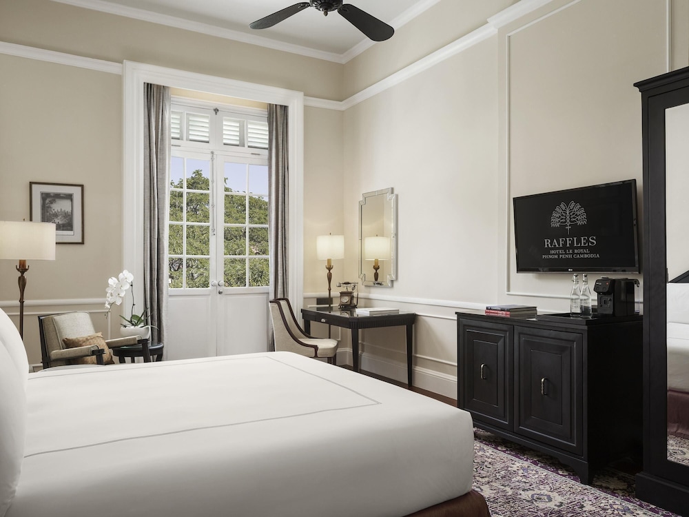 Landmark, King Bed