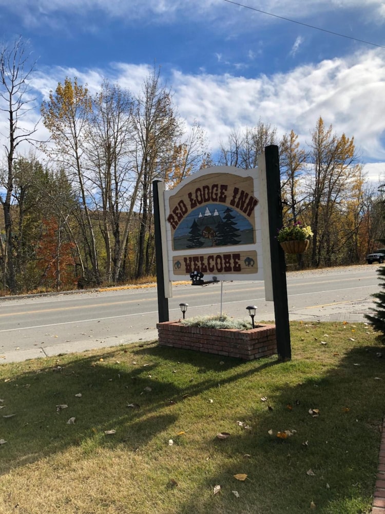 THE RED LODGE INN 48/50